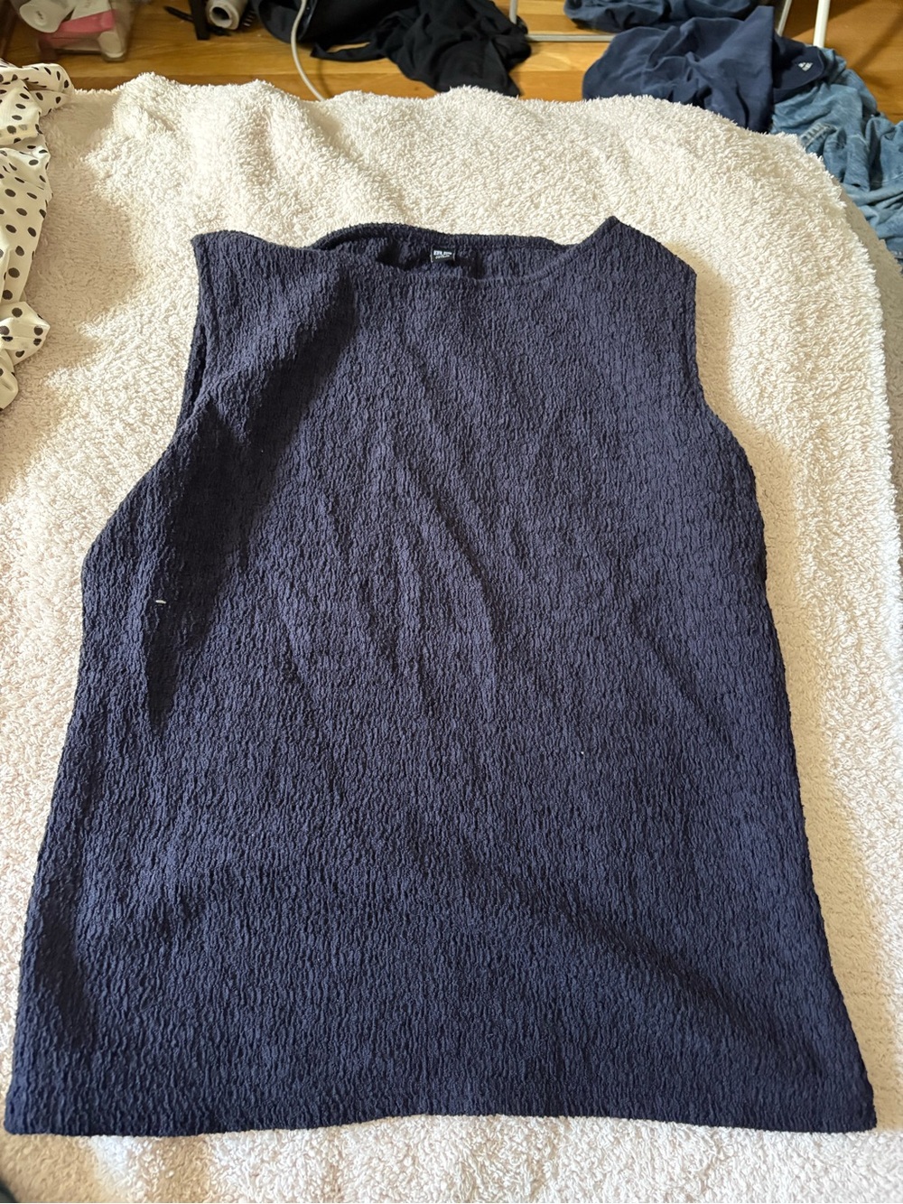 Uniqlo Navy Textured Sleeveless Tank Top